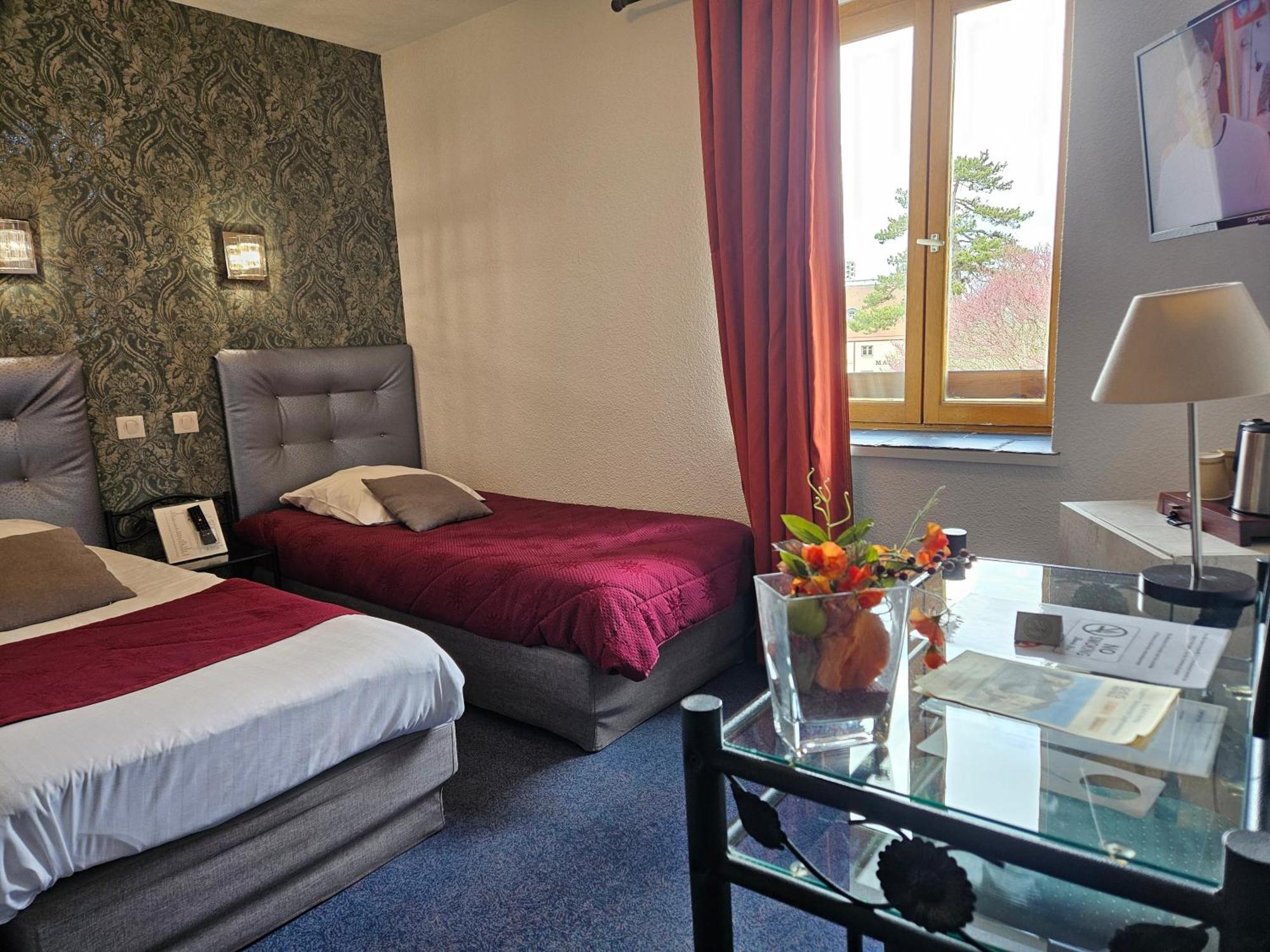 Hotel Le Val D'Amby Hieres-Sur-Amby Exteriér fotografie
